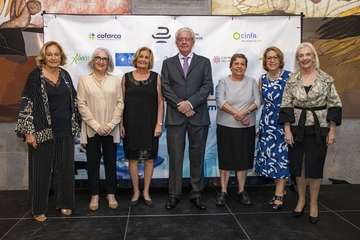 Los farmaceúticos de Las Palmas reconocen a las teldenses Pino Oliva y Mercedes Martín por sus 50 años de colegiada/TA.